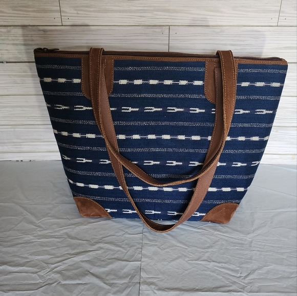 Handbags - Vintage bucket bag brand new